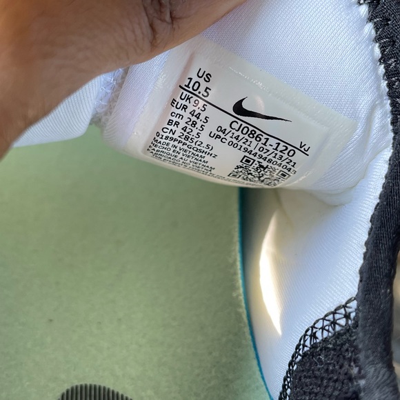 Nike Sneakers - Women’s - Picture 5 of 5